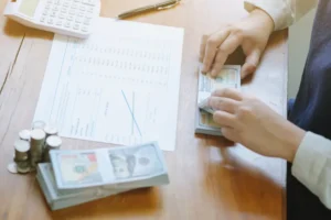 How Does Traditional Savings Account Work